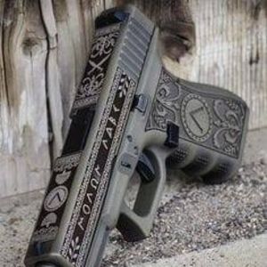 Meet your Posher, Dustin